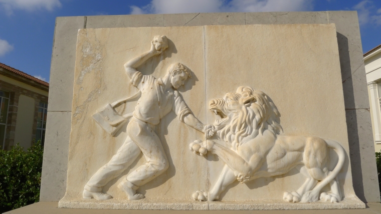 eoka-youth-fights-brit-lion-sculpture
